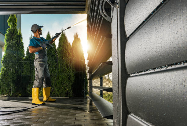 Best Pool Deck Cleaning  in Lifornia Polytechnic State University, CA